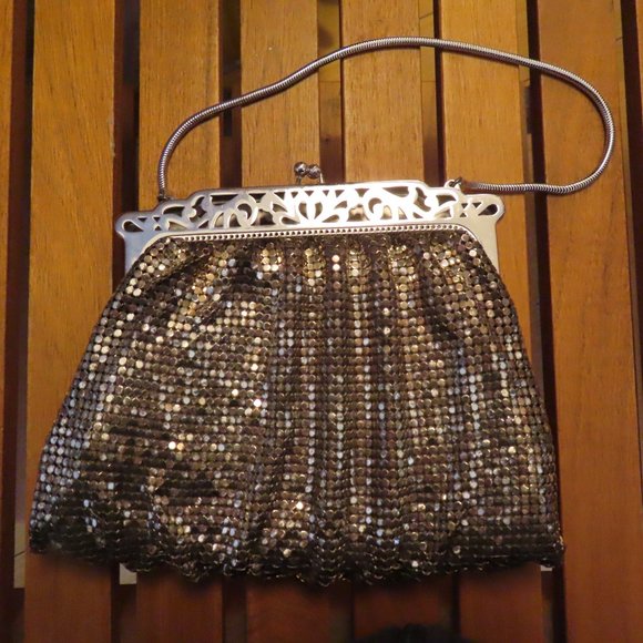 Vintage Sterling Silver  Frame and Beaded Evening Purse. - Picture 3 of 6